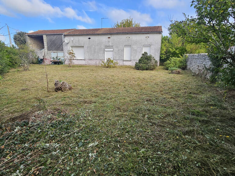 CIVRAC en MEDOC, maison de type T3 de 80 m2 env + dépendance — photo 1