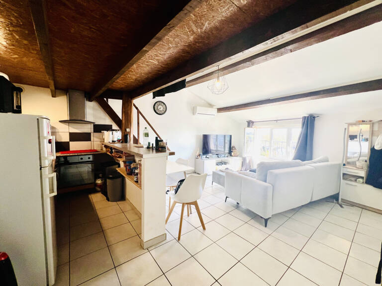 Vente immeuble de rapport avec garage, cellier et terrasse — photo 1