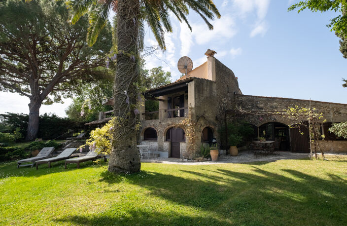Haut de Cagnes mas authentique terrain garage vue mer — photo 4