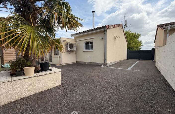 Maison - 145m² - Dangé-Saint-Romain — photo 4