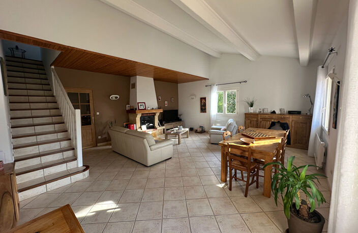 Vente Puyricard centre maison traditionnelle de type 4/5 sur un terrain de 820m² — photo 2