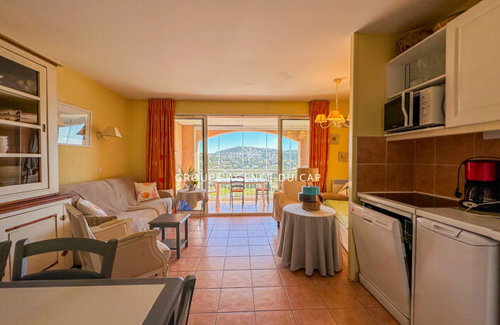 Appartement Les Issambres 2 de 35 m2avec loggia et vue mer — photo 4