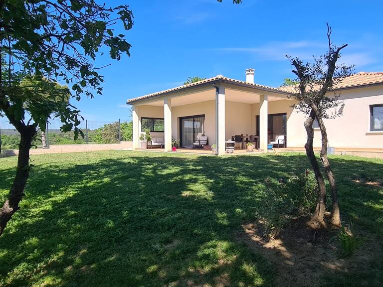 Villa — photo 1
