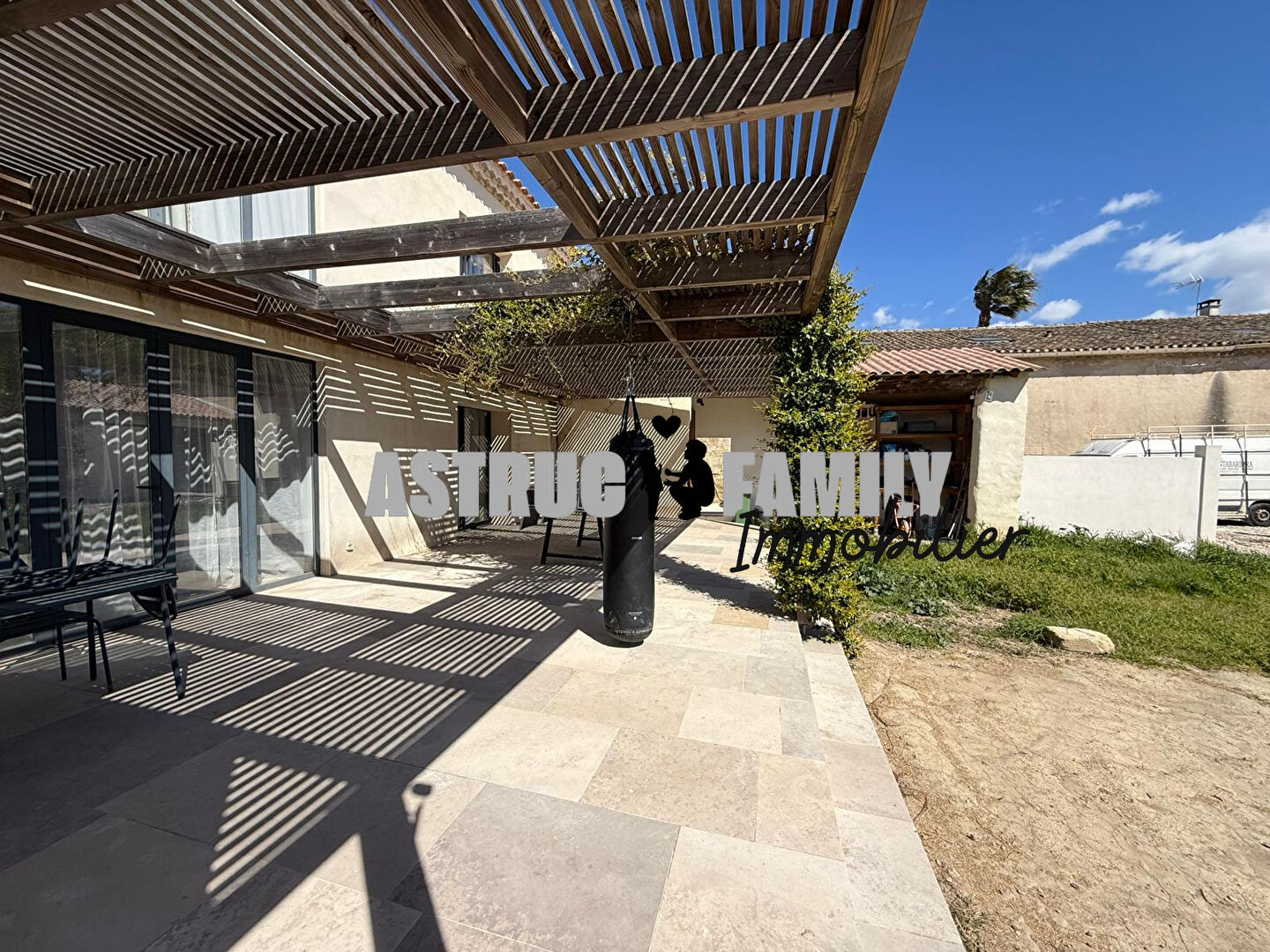 Villa / Maison  T5 à vendre Saint-Laurent-d'Aigouze 30220