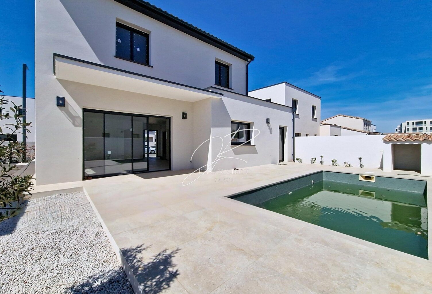 Villa neuve T6 4 chambres 133 m² piscine et garage — photo 1