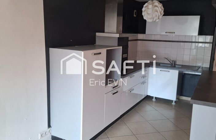 Bel appartement lumineux de 89 m², libre de suite, deuxième étage, centre ville, interphone, ascenseur. — photo 2