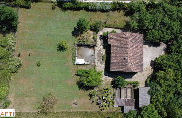Grande maison familiale 194 m2 avec abri camping car et grands garages — photo 2