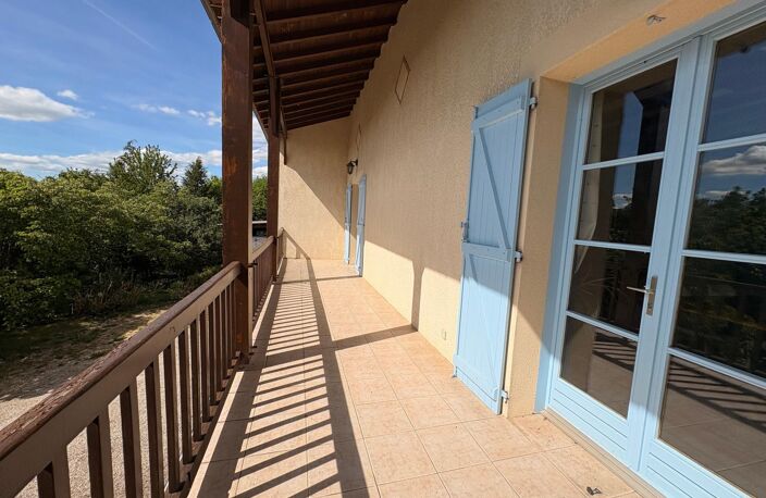 Grande maison familiale 194 m2 avec abri camping car et grands garages — photo 4