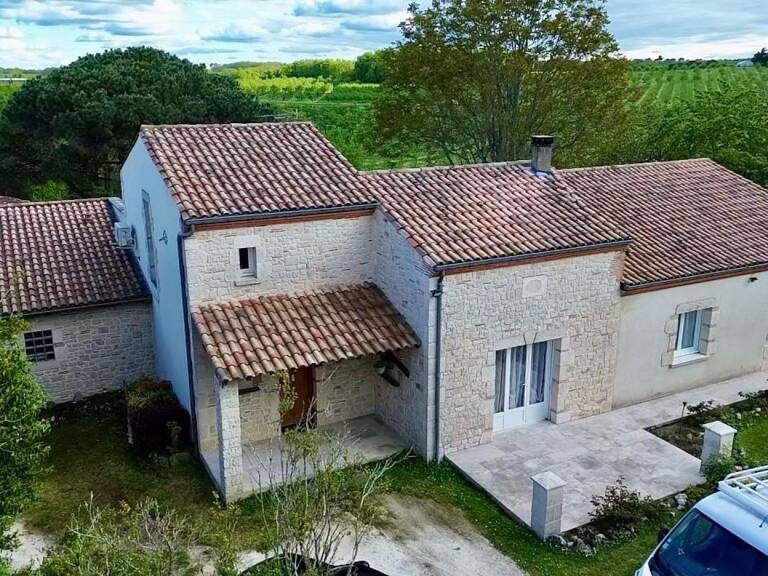 Ensemble immobilier idéalement situé entre Villeneuve-sur-Lot et Agen de nombreuses dépendances sur une parcelle  de 2454m2 — photo 1
