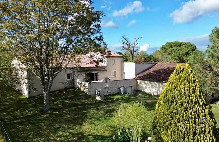Ensemble immobilier idéalement situé entre Villeneuve-sur-Lot et Agen de nombreuses dépendances sur une parcelle  de 2454m2 — photo 4