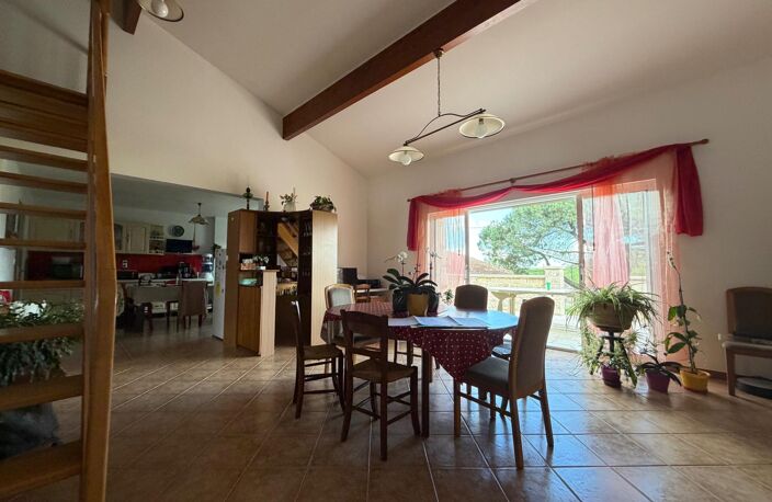 Ensemble immobilier idéalement situé entre Villeneuve-sur-Lot et Agen de nombreuses dépendances sur une parcelle  de 2454m2 — photo 5