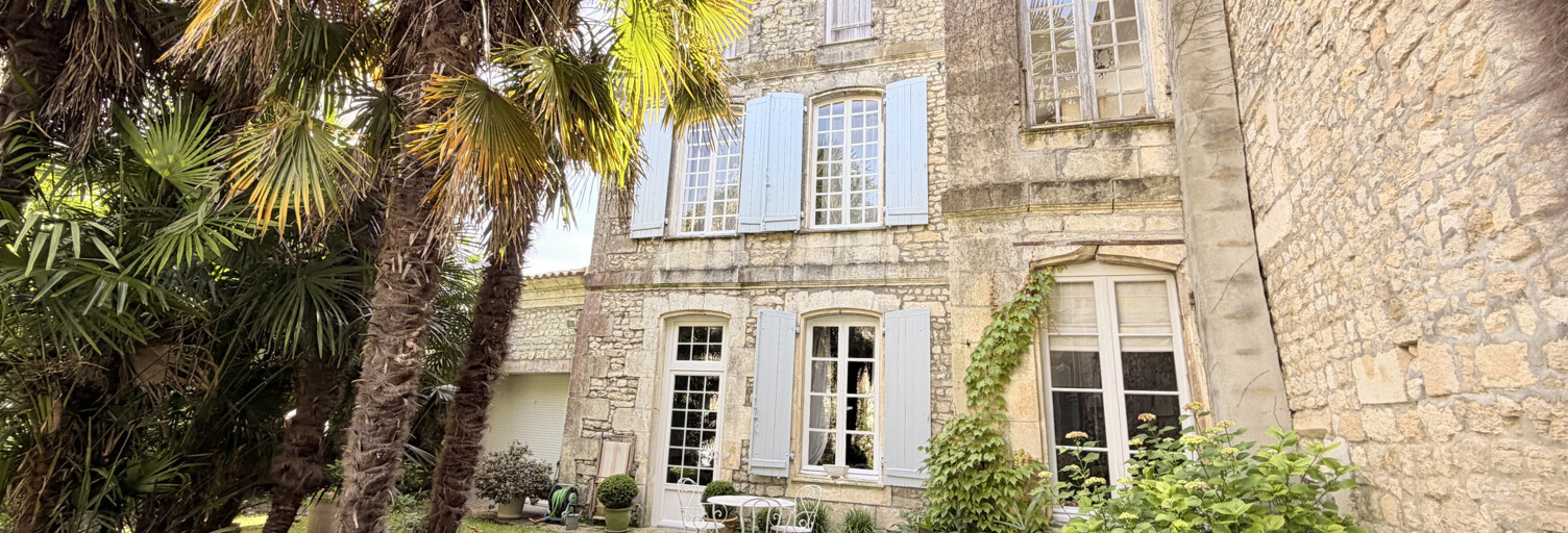 Maison 10 Pièces 300 m² à vendre à Saint-Jean-d'Angély (17400)
