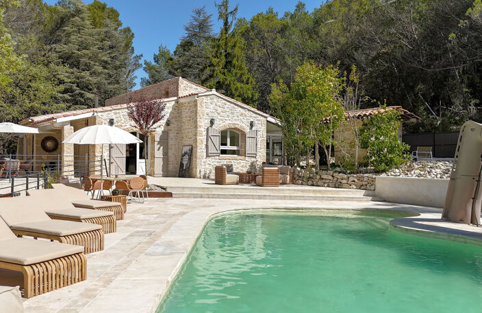 VENELLES : Maison rénovée de 160 m2 dont dépendance + piscin — photo 3