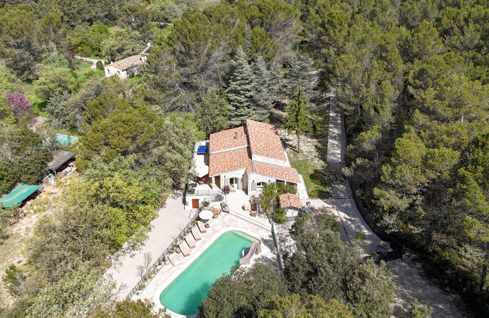 VENELLES : Maison rénovée de 160 m2 dont dépendance + piscin — photo 4