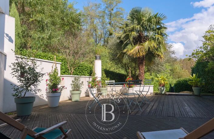 Collonges-au-Mont d'Or - Appartement de  99 m² - 2 Chambres - Jardin environ 300m² — photo 4