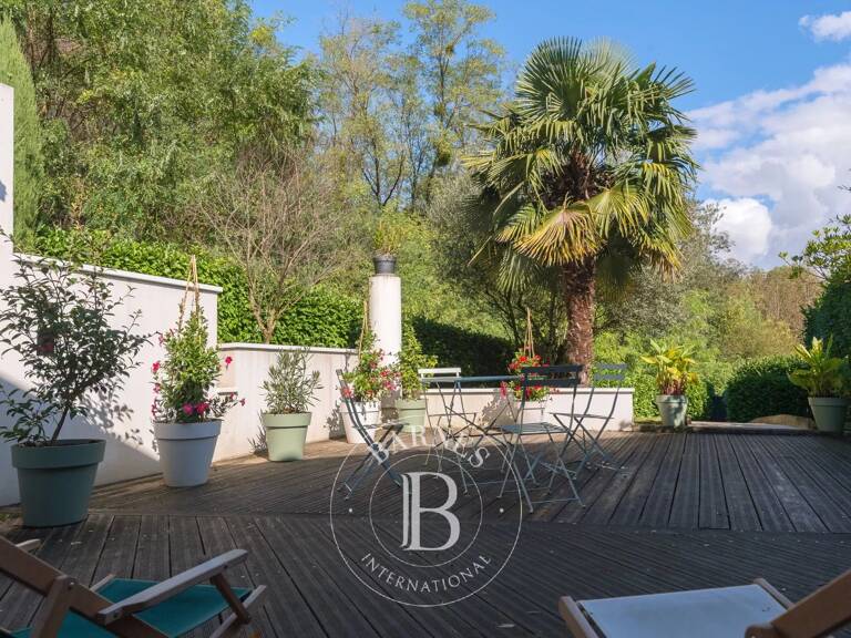 Collonges-au-Mont d'Or - Appartement de  99 m² - 2 Chambres - Jardin environ 300m² — photo 1