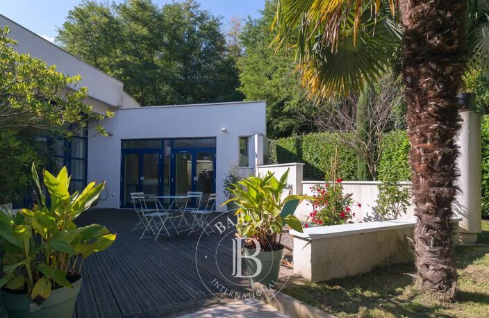 Collonges-au-Mont d'Or - Appartement de  99 m² - 2 Chambres - Jardin environ 300m² — photo 5