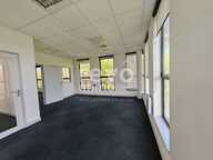 Entrepôts et Bureaux — photo 2