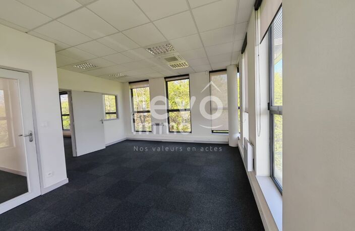 Entrepôts et Bureaux — photo 2