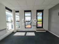 Entrepôts et Bureaux — photo 3