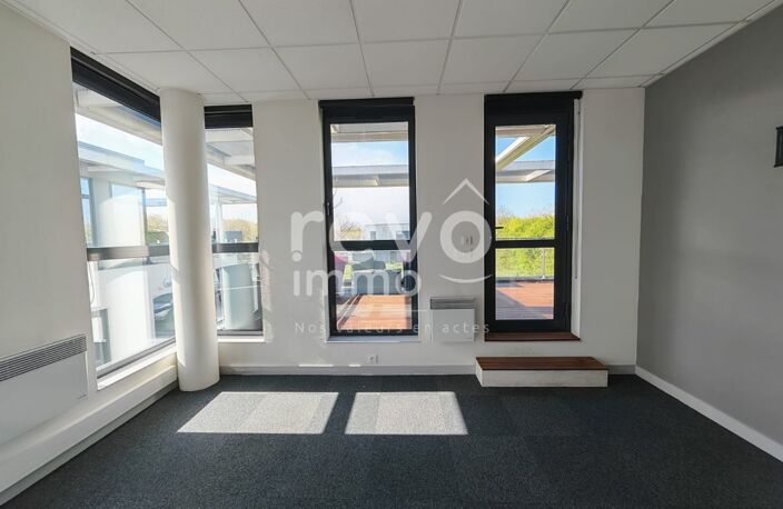 Entrepôts et Bureaux — photo 3