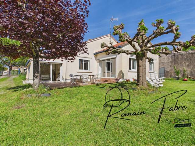 Maison plain pied de 4 chambres avec grand jardin et dépendances. — photo du bien