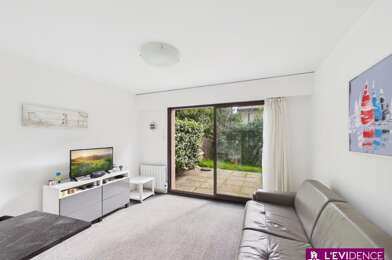 Appartement 1 pièces 235400 €
