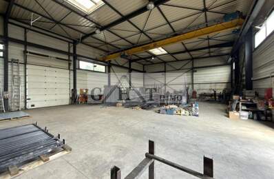 ENTREPOT 561M2 A LOUER SAINT PIERRE DU PERRAY — photo du bien