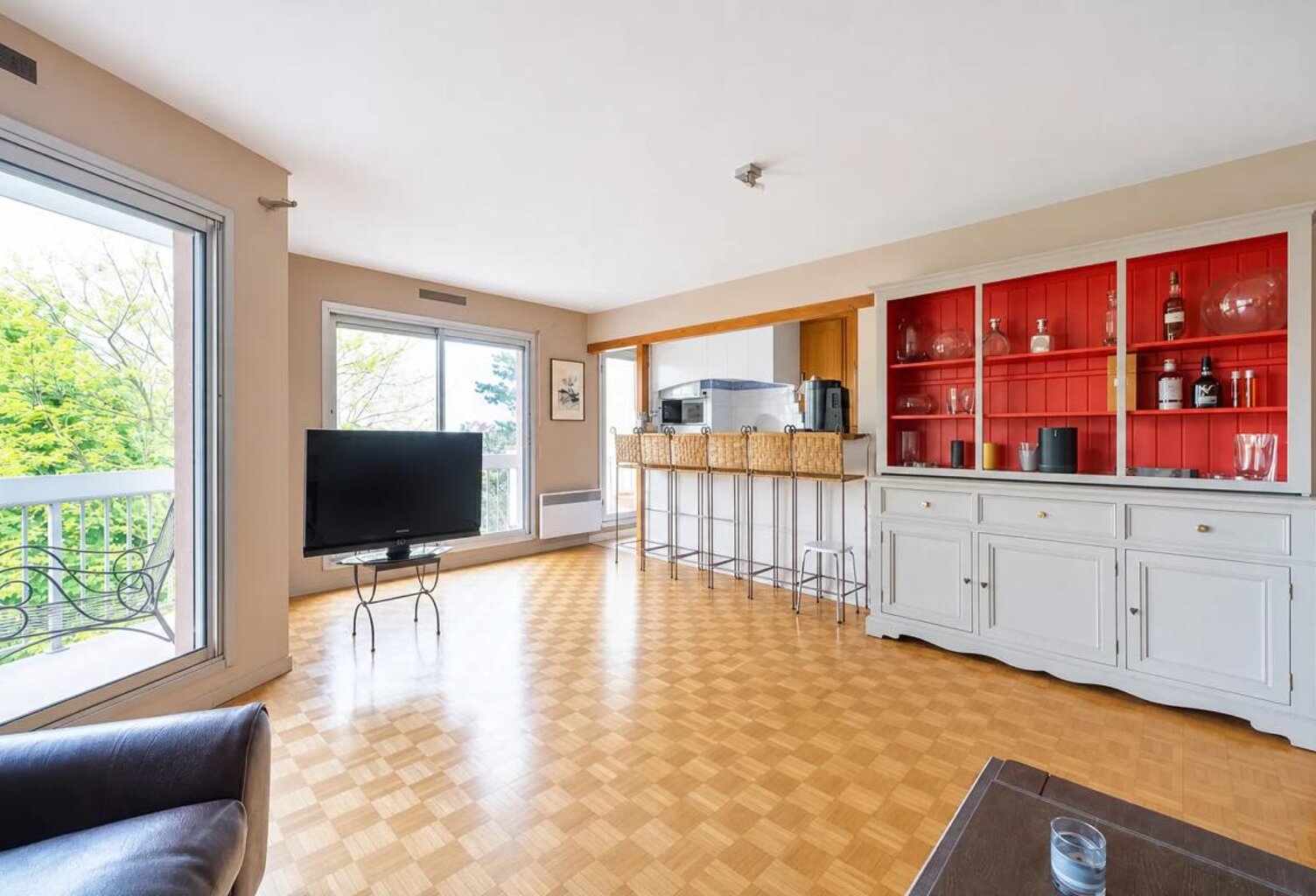 Appartement lumineux avec terrasse et parking — photo 1