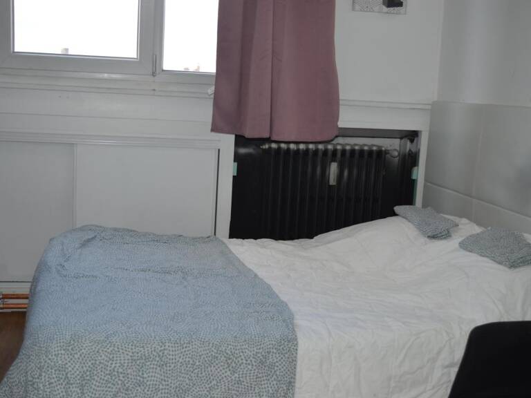 A louer  à Roubaix, chambre meublée de 15.6m2 en colocation avec douche et WC privatifs — photo 1