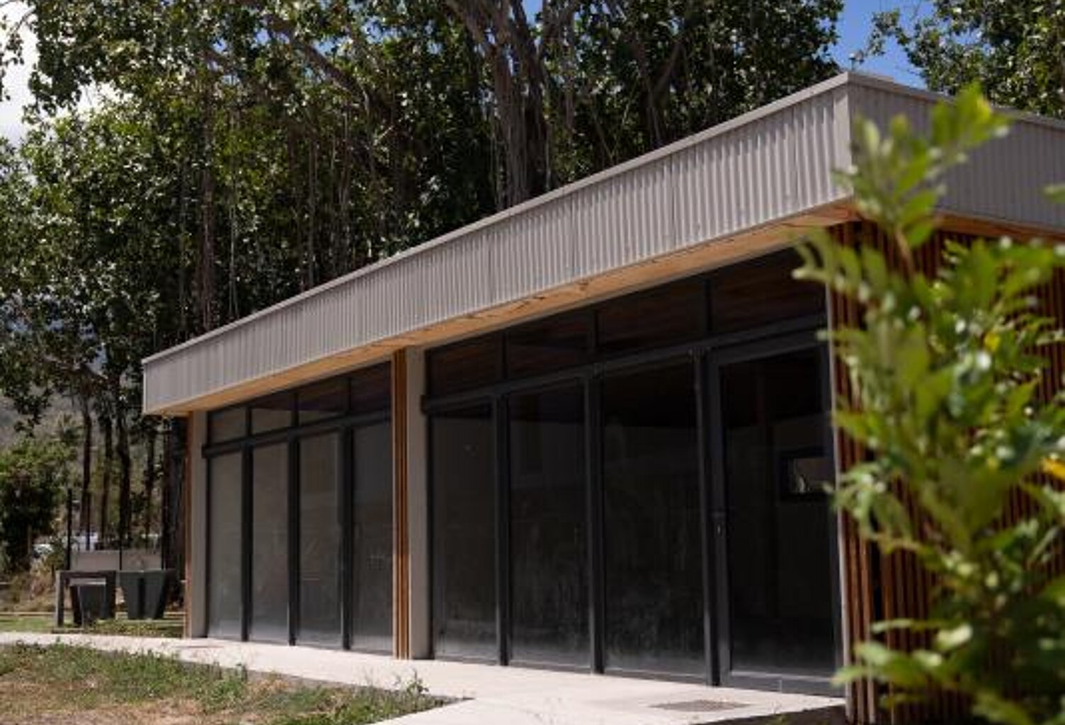 LOCAL COMMERCIAL 80 M² POSSESSION — photo 1