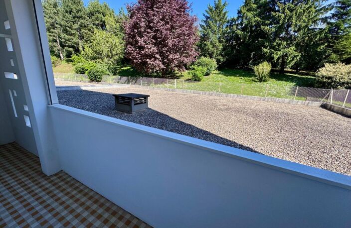 Appartement lumineux traversant de 83 m² avec double balcon – Garage et cave inclus – La Grand-Croix (42320) — photo 2