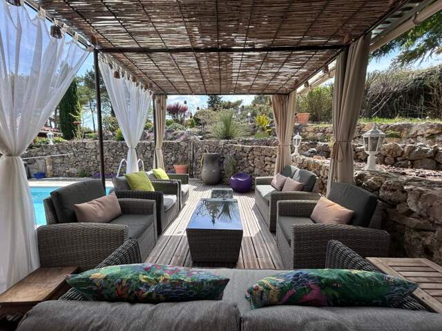 Maison 4 chambres piscine dans un beau domaine — photo du bien