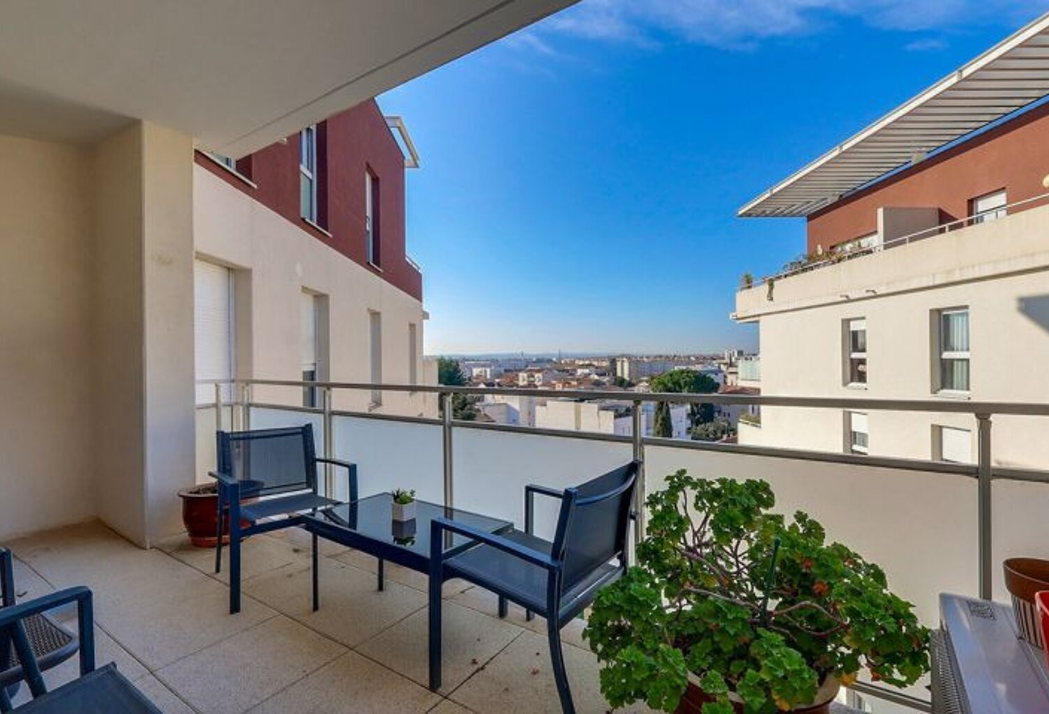 Appartement T2 - balcon - climatisation - parking - TRIANGLE DE LA GARE — photo 1