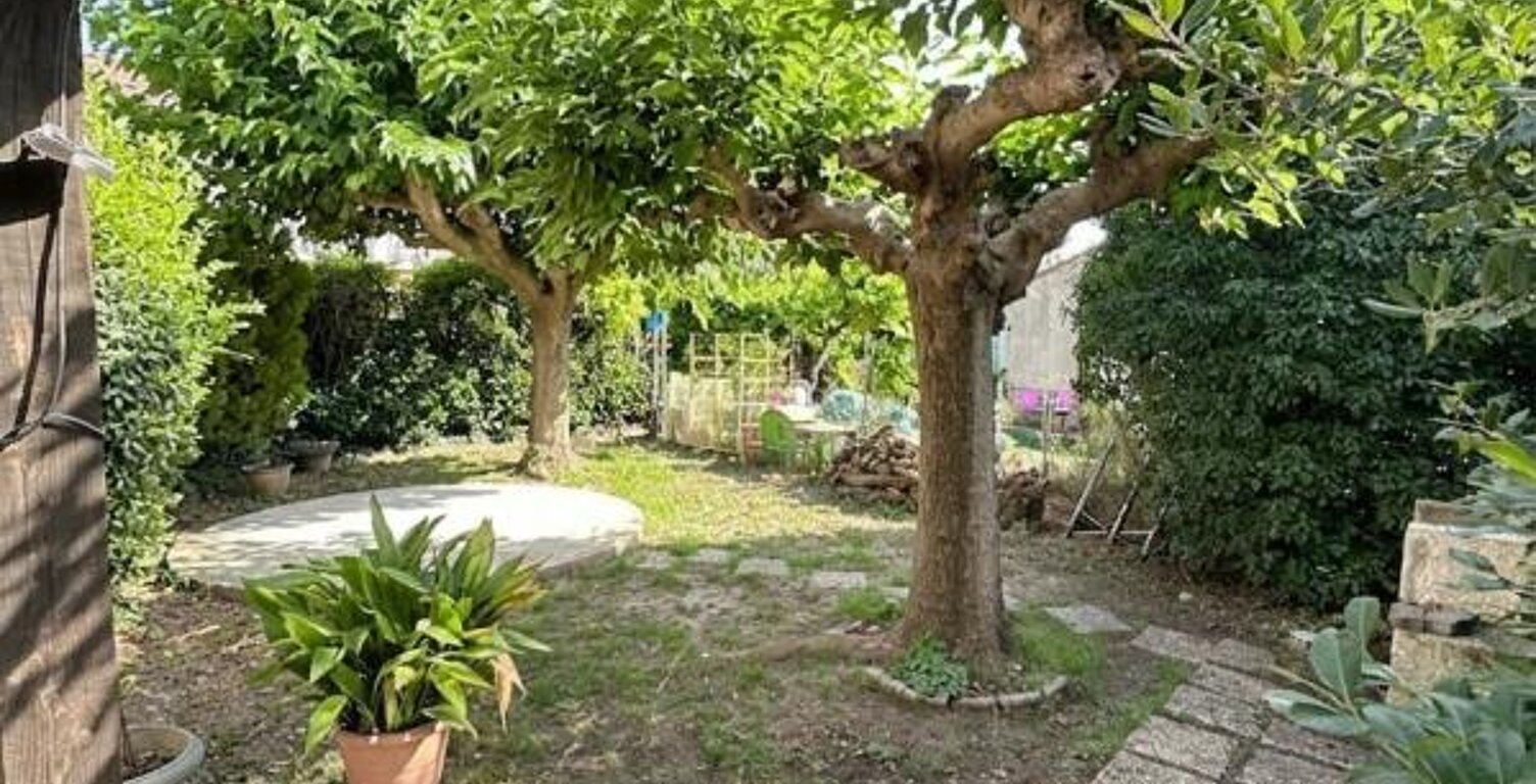 Maison À Vendre Nîmes Mas de Possac à rénover — photo 1