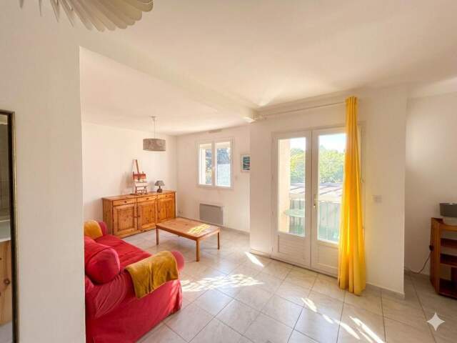 Appartement T2 Lumineux – Ascenseur, Parking et cave — photo du bien