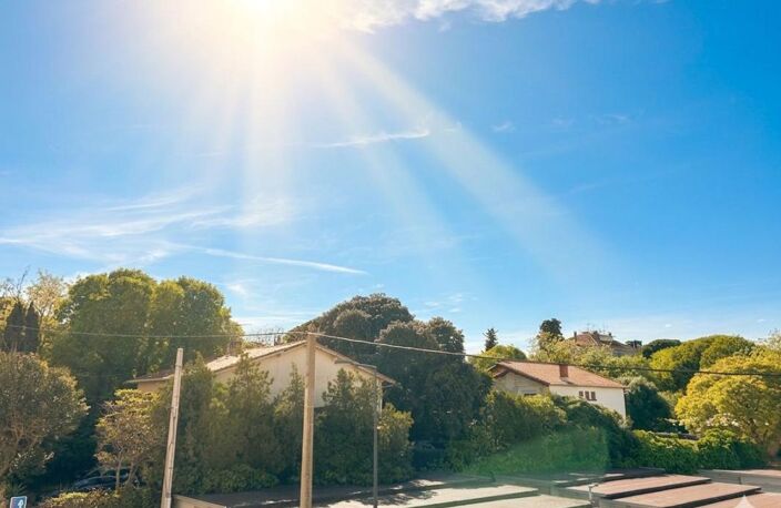 Appartement T2 Lumineux – Ascenseur, Parking et cave — photo 4
