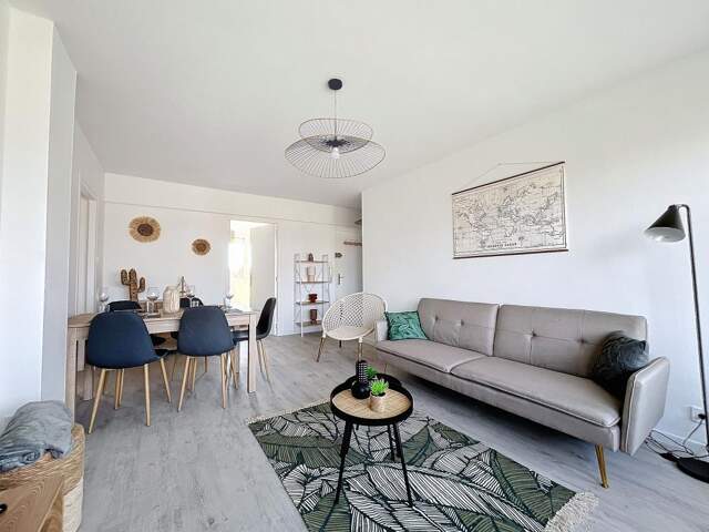 Beau T4 meublé avec balcon — photo du bien