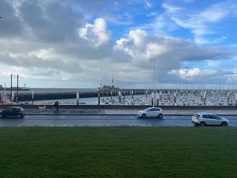 Résidence de France, appartement T5 de 110 m² avec vue mer — photo 1