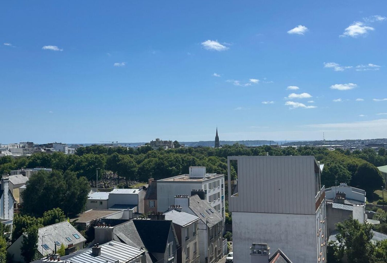 BREST Appartement T6 4 chambres dernier étage avec ascenseur — photo 1