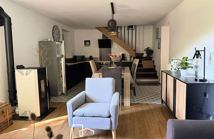 Belle maison en pierre rénovée avec terrain plat — photo 2