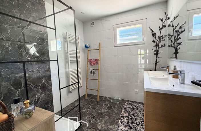 Belle maison en pierre rénovée avec terrain plat — photo 5