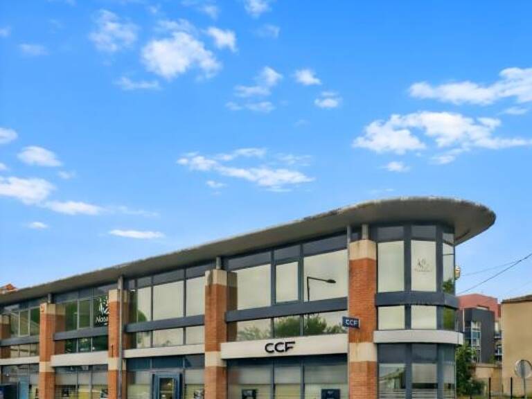 Bureaux à vendre en monopropriété - bien situé idéal pour implantation professionnelle ou investissement — photo 1