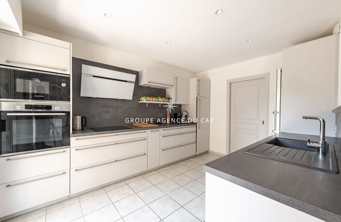 Appartement de standing 156 m² Saint-Raphaël Boulouris Terrasse 43 m² Piscine 2 garages — photo 5