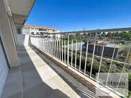 Fréjus - Secteur Base Nature,  T2 dernier étage avec vue dégagée et place de parking — photo 2