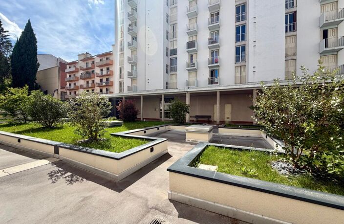 TOULOUSE / SAINT SAUVEUR - PLACE DUPUY - Parking À Louer — photo 2