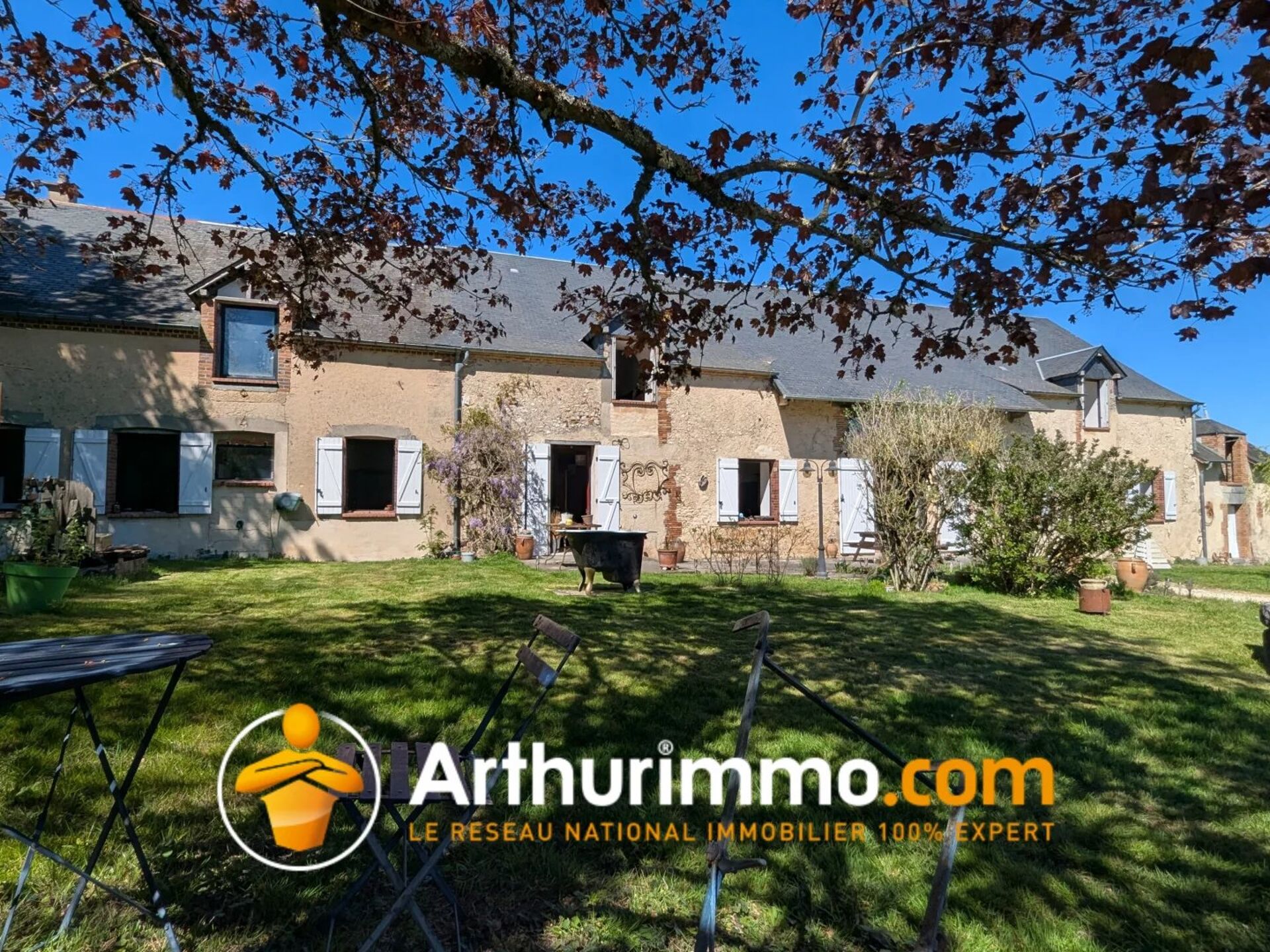 Maison 6 pièces 343 m² · à Aubigny-sur-Nère · 343 m² · 499 000 €