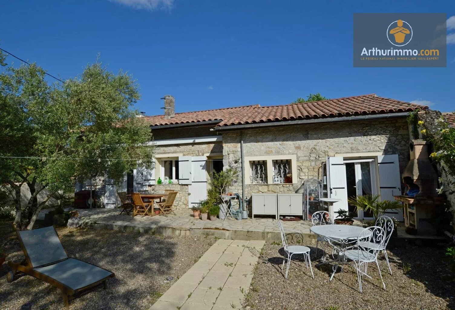 Charmante maison en pierre avec jardin et vue campagne — photo 1