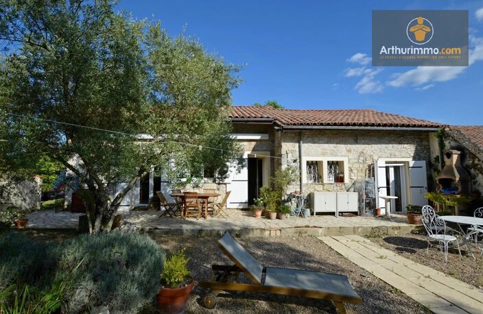 Charmante maison en pierre avec jardin et vue campagne — photo 2