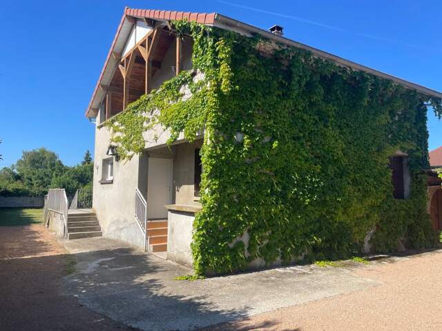 Maison 120 m² - 5 chambres - 837 m² de terrain - environnement calme — photo du bien